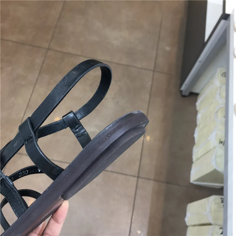 LUXE SEVEN DESIGN TOE LOOP SANDALS