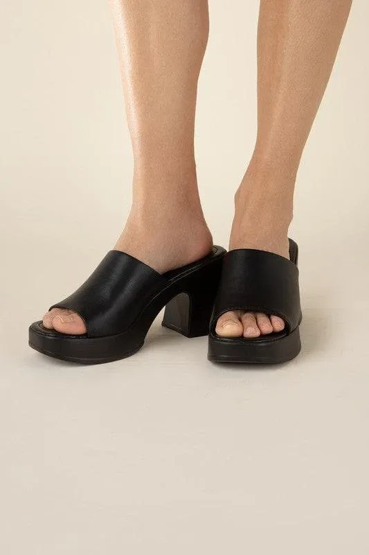 SODA Typo Slide Mule